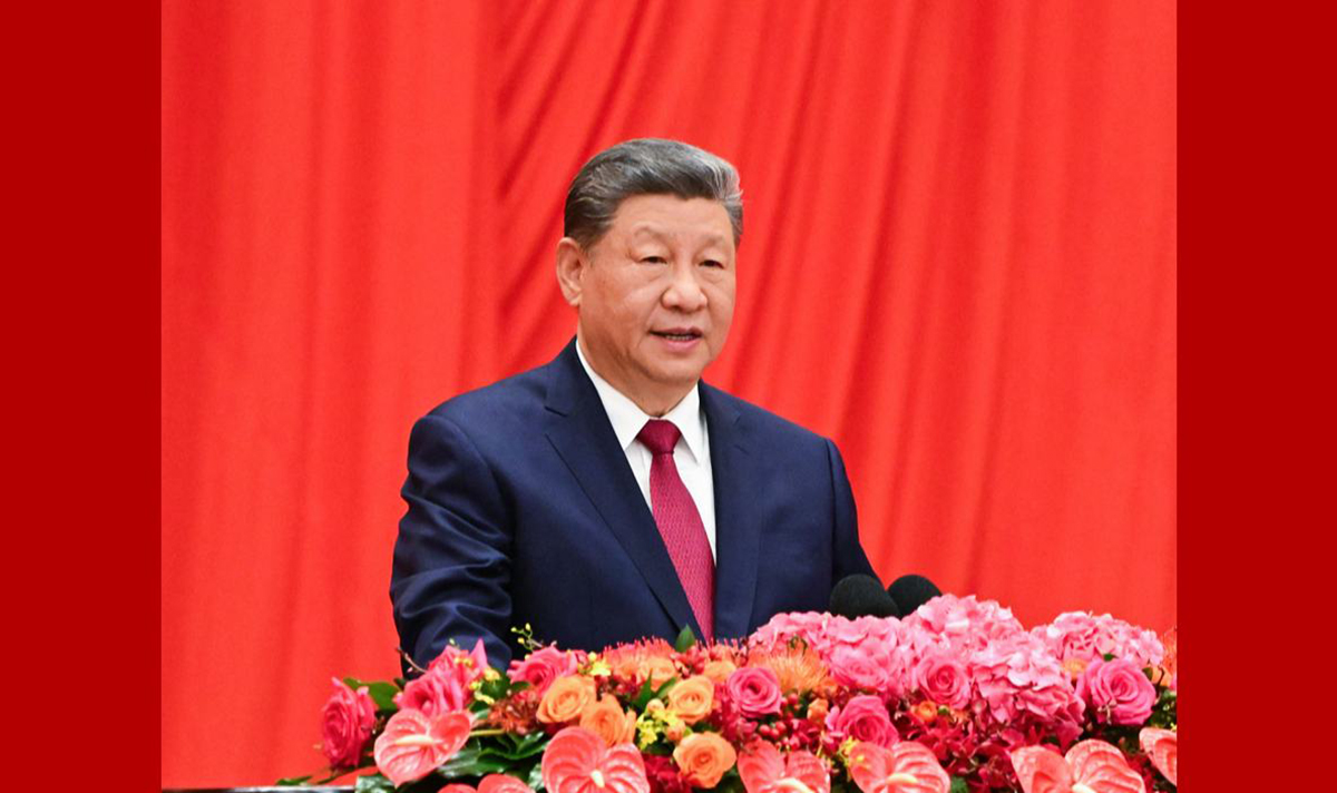 习近平等党和国家领导人出席庆祝中华人民共和国成立77周年招待会